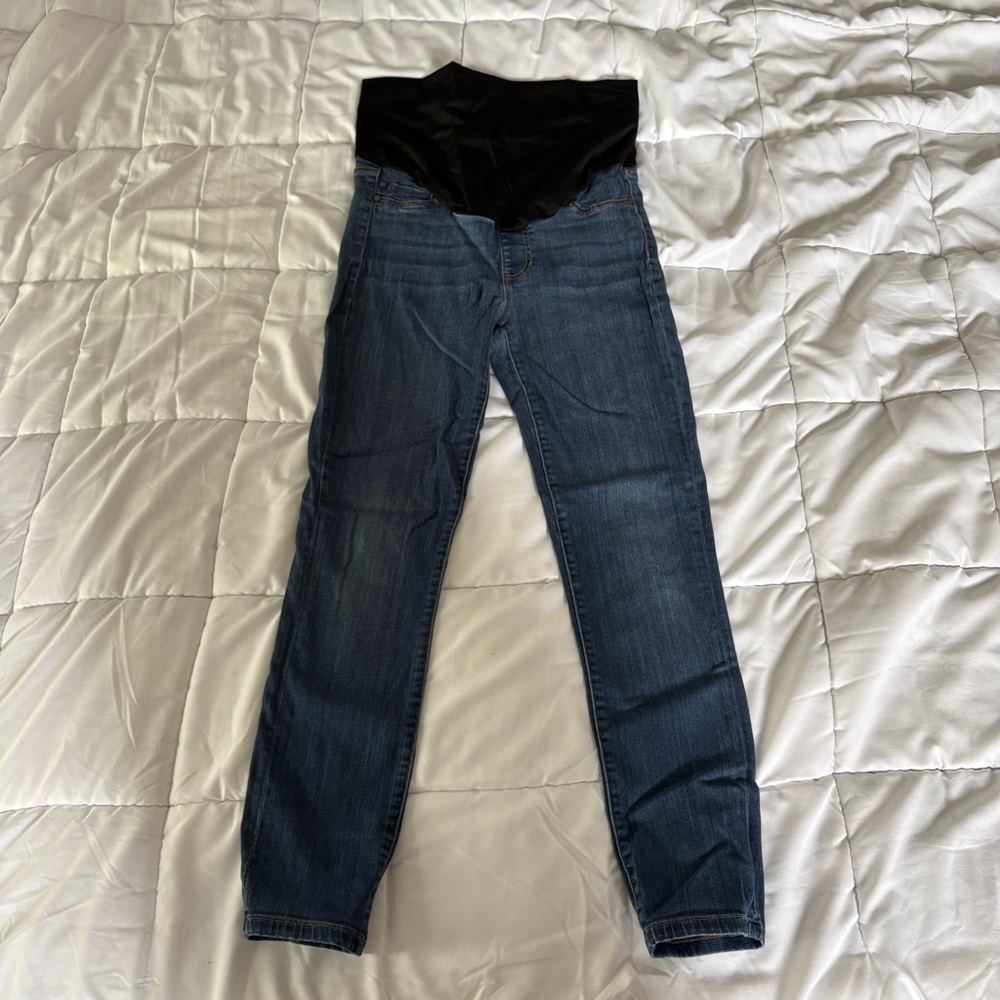 Maternity Medium Wash Blue Denim Jeans with Stretch Panel by Liverpool size 6